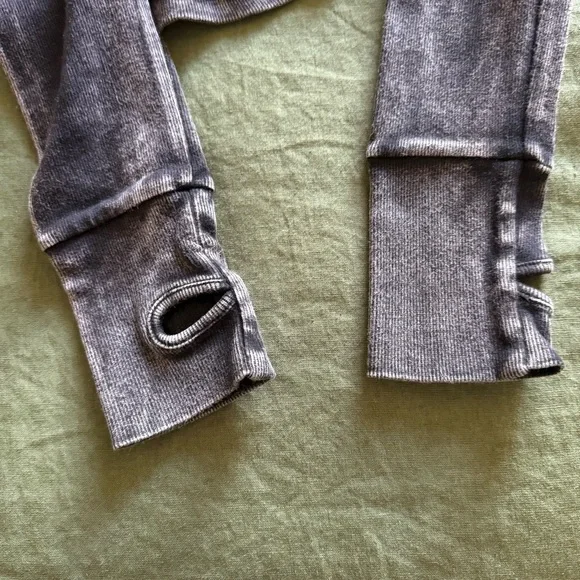 Free People movement gray ribbed long sleeve shirt S - Picture 4 of 4